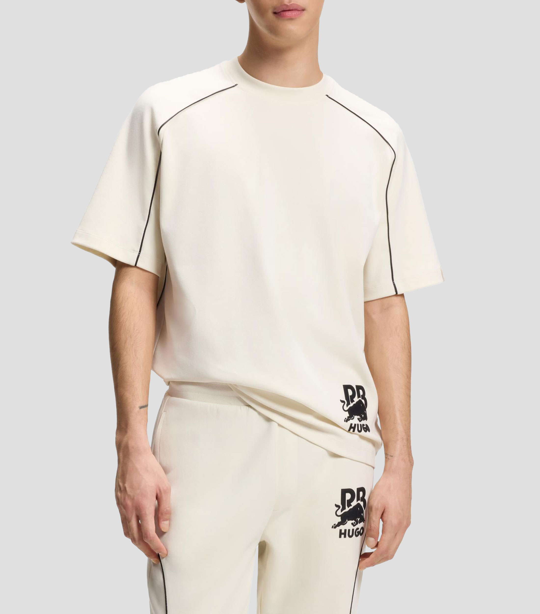 Playera Hugo x RB de algodón con ribetes en contraste Hombre
